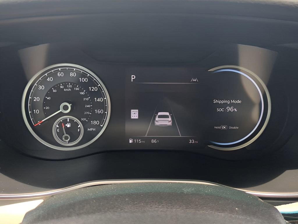 Used 2026 Genesis G70 2.5T image 23