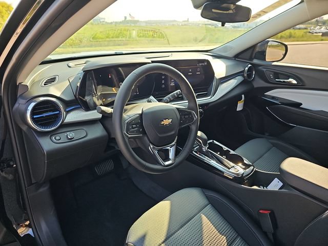 New 2026 Chevrolet Trax LT w/ Driver Confidence Package FWD image 10