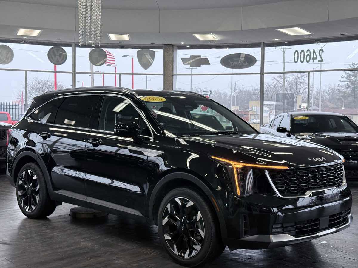 Used 2025 Kia Sorento SX image 1