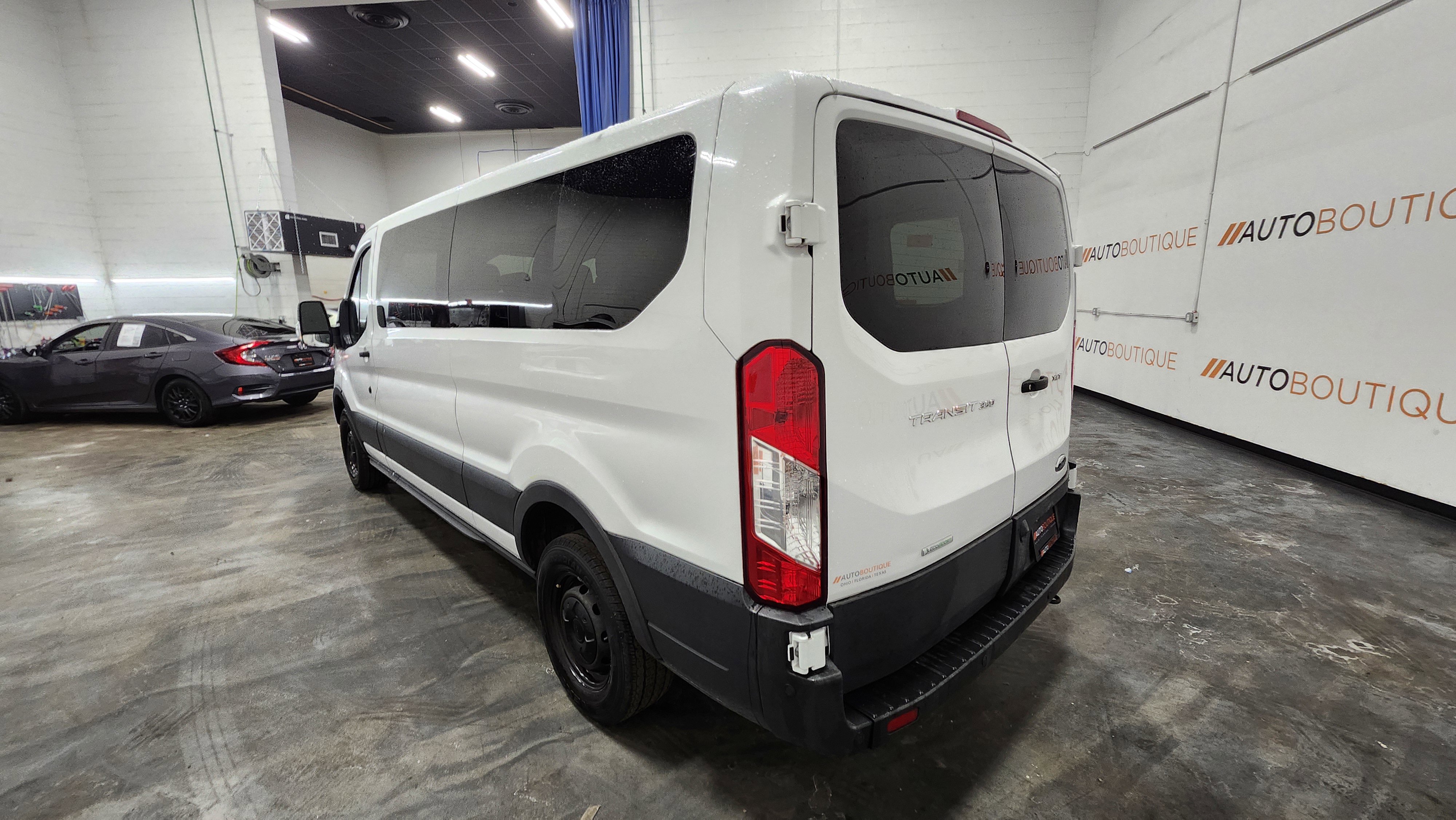 Used 2023 Ford Transit 350 XLT image 15
