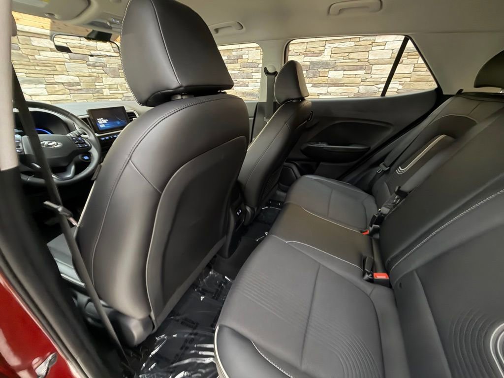 Used 2024 Hyundai Venue Limited FWD image 27