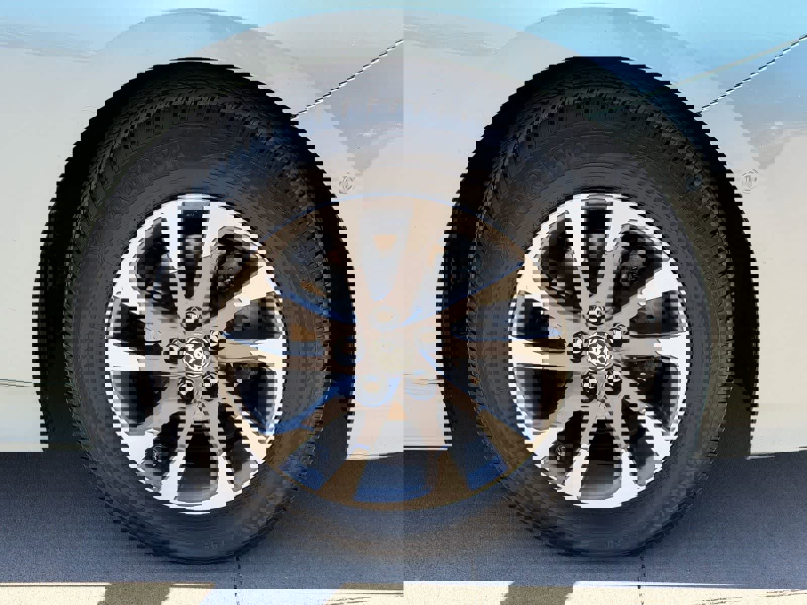 Used 2021 Toyota Prius Limited w/ Premium Convenience Package image 10