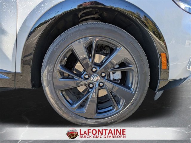 Used 2023 Buick Envision Essence w/ Sport Touring Package image 31