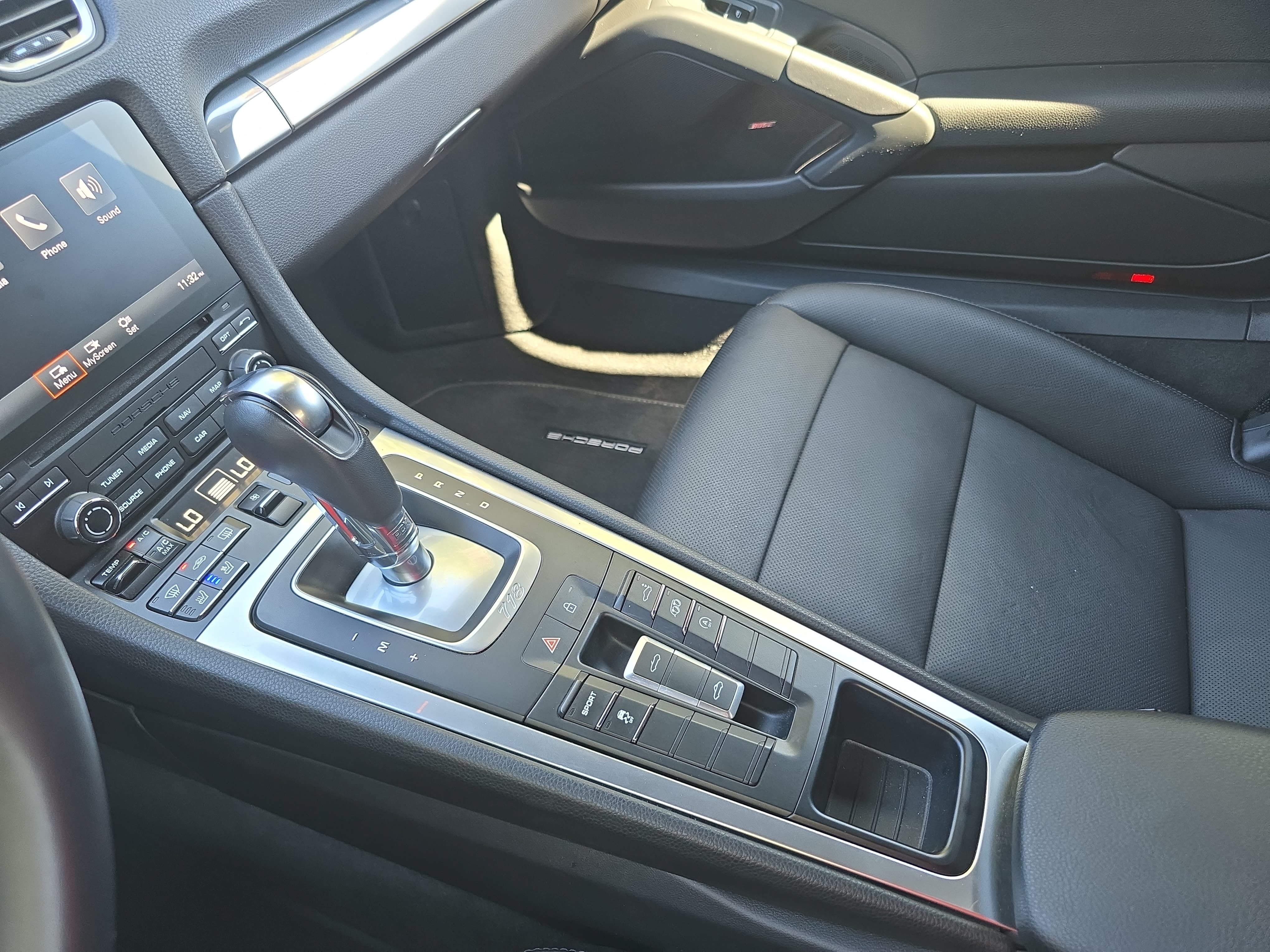 Used 2022 Porsche 718 Boxster RWD image 20