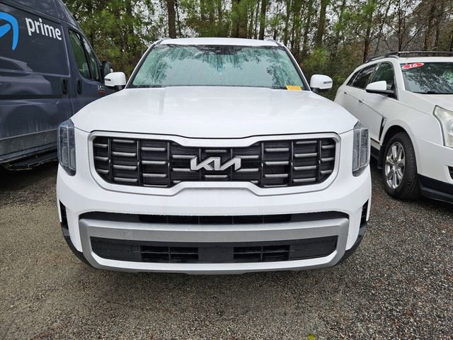 Used 2024 Kia Telluride S image 3