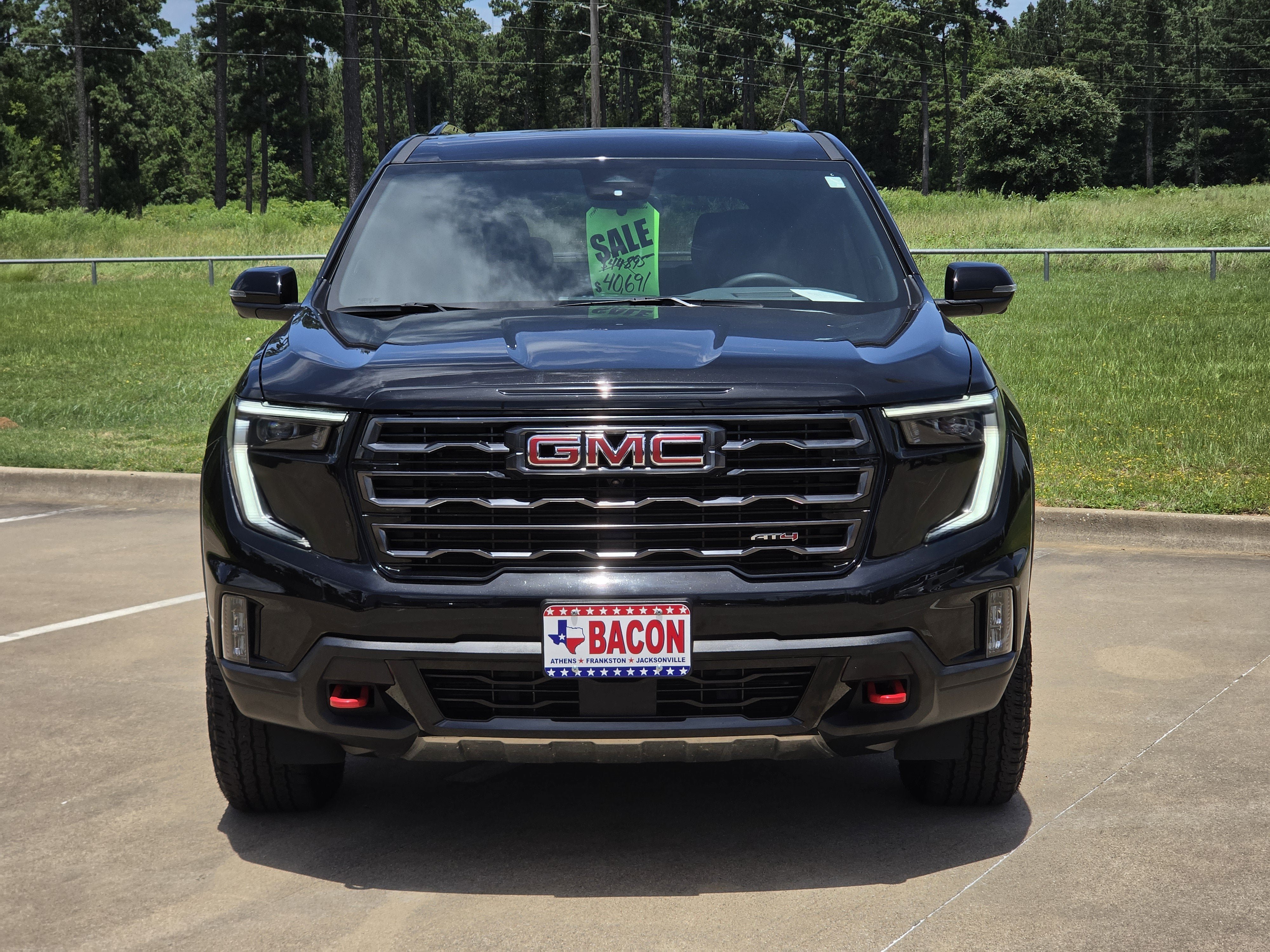 Used 2024 GMC Acadia AT4 w/ Luxury Package AWD/4WD image 2