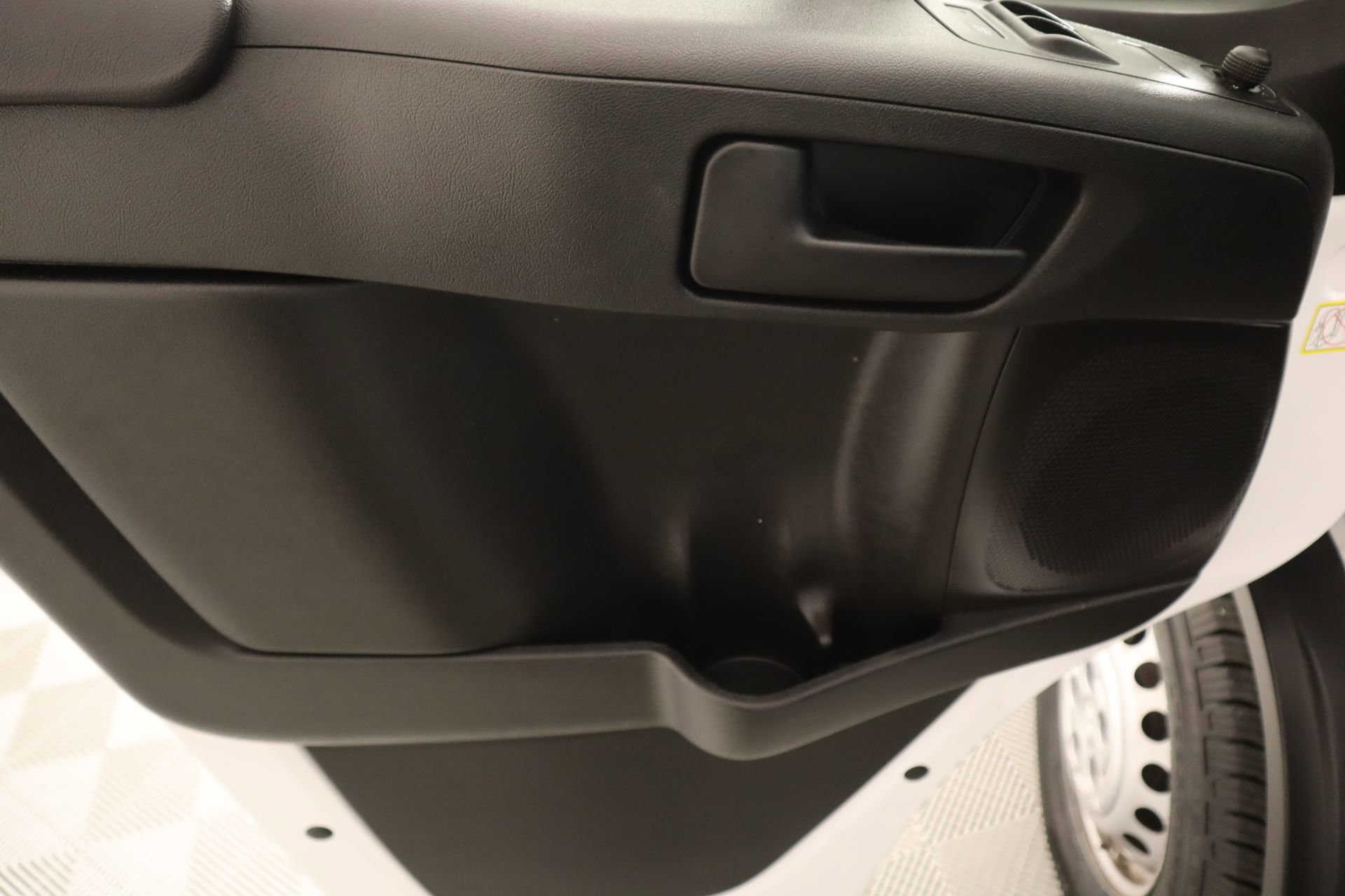 Used 2025 RAM ProMaster 2500 w/ Convenience Group image 13