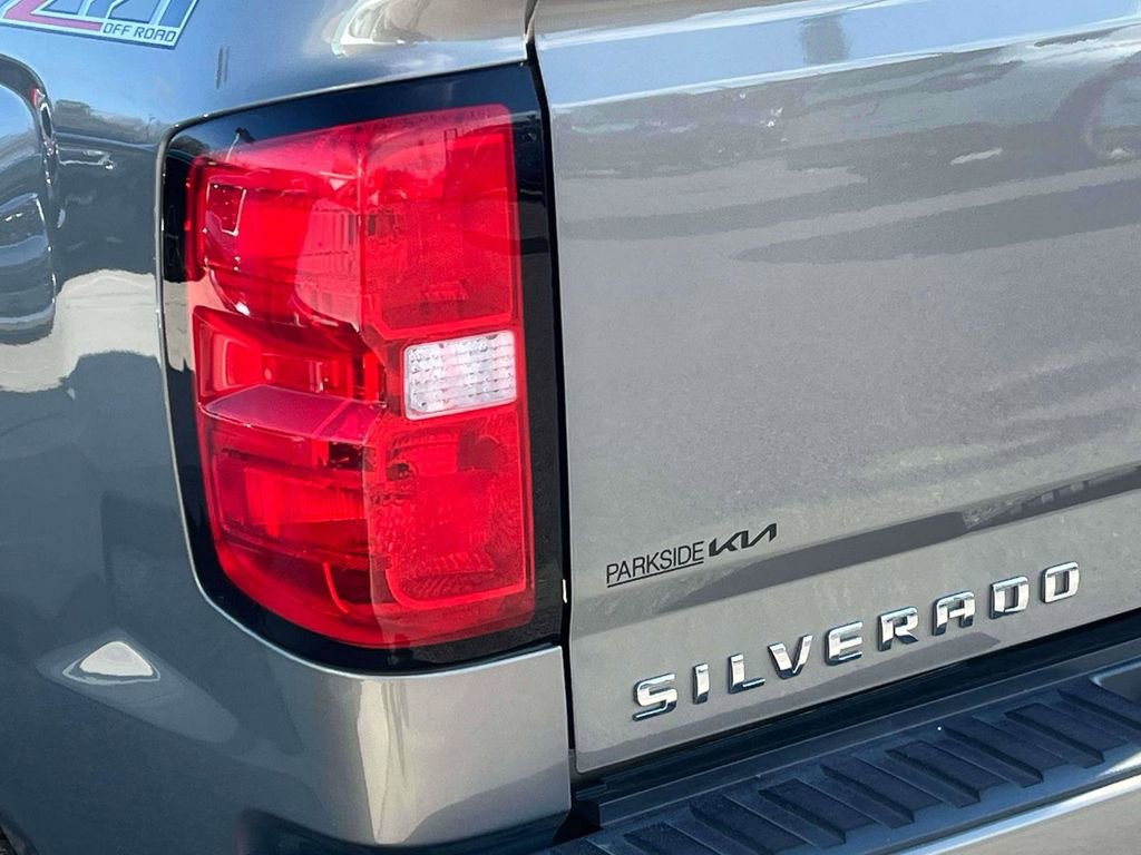 Used 2017 Chevrolet Silverado 1500 LT w/ All Star Edition image 33