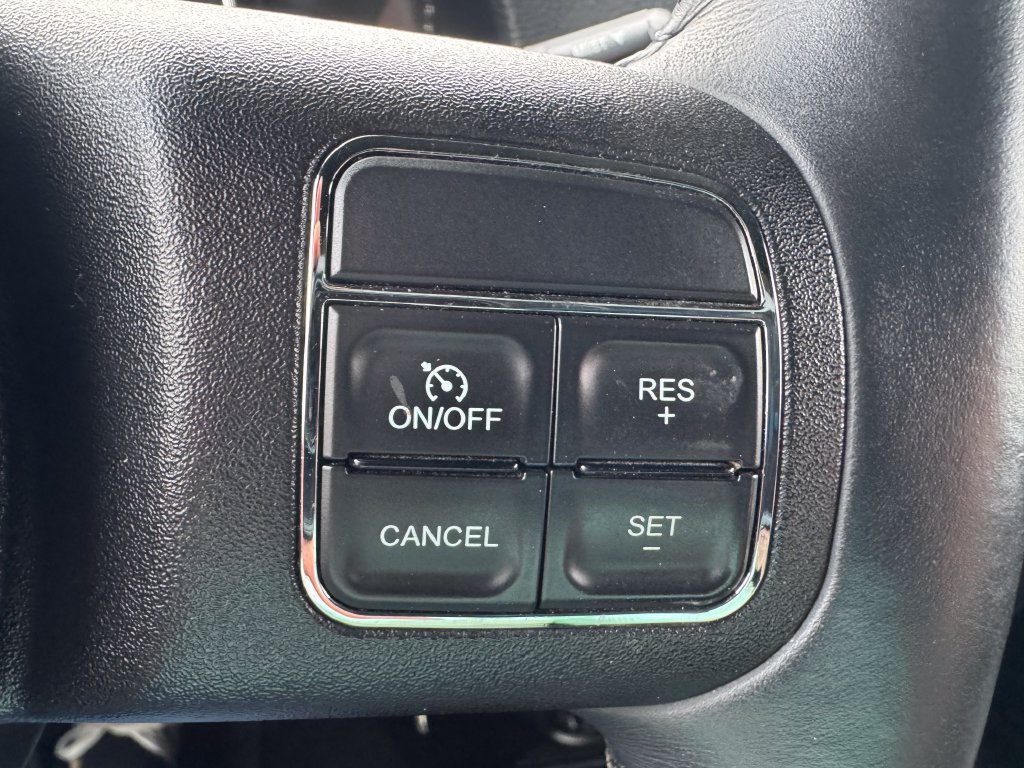 Used 2013 Jeep Wrangler Unlimited Rubicon w/ Dual Top Group AWD/4WD image 12