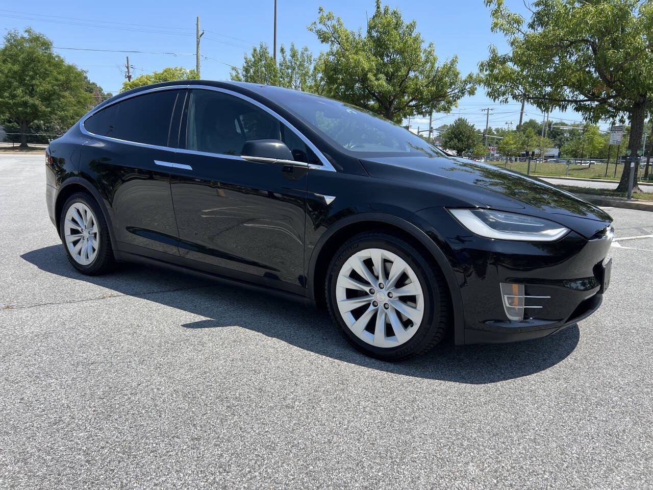 Used 2017 Tesla Model X 75D AWD/4WD image 4