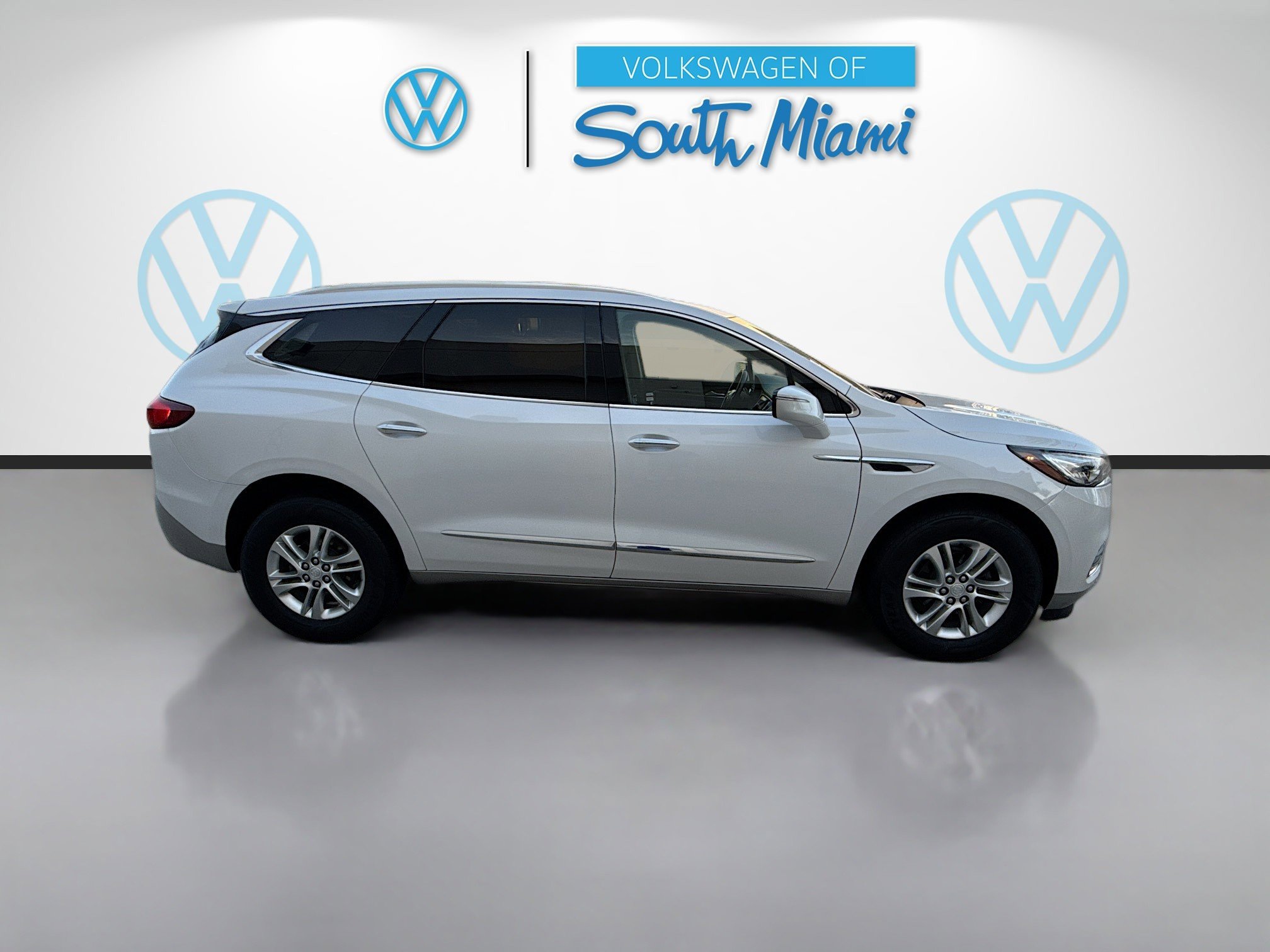 Used 2021 Buick Enclave Essence w/ Sound and Sites Package image 8