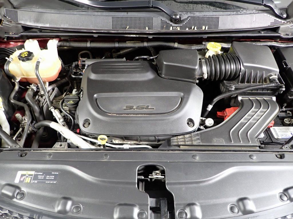 Used 2019 Chrysler Pacifica Touring-L image 9