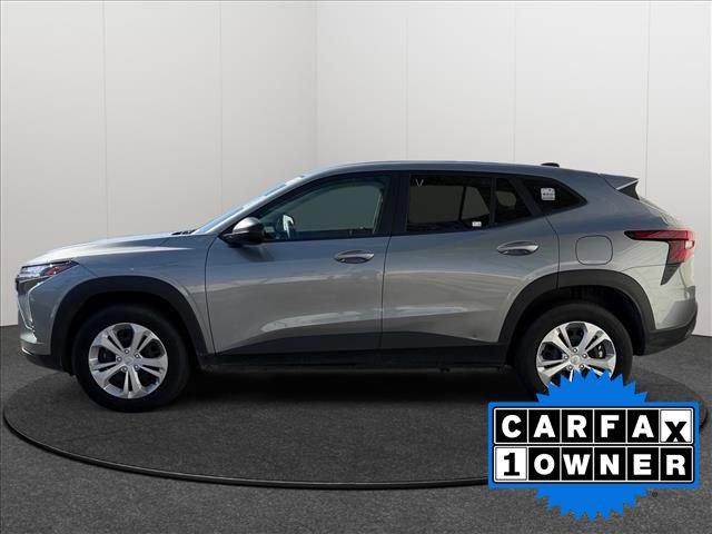 Used 2025 Chevrolet Trax LS FWD image 3