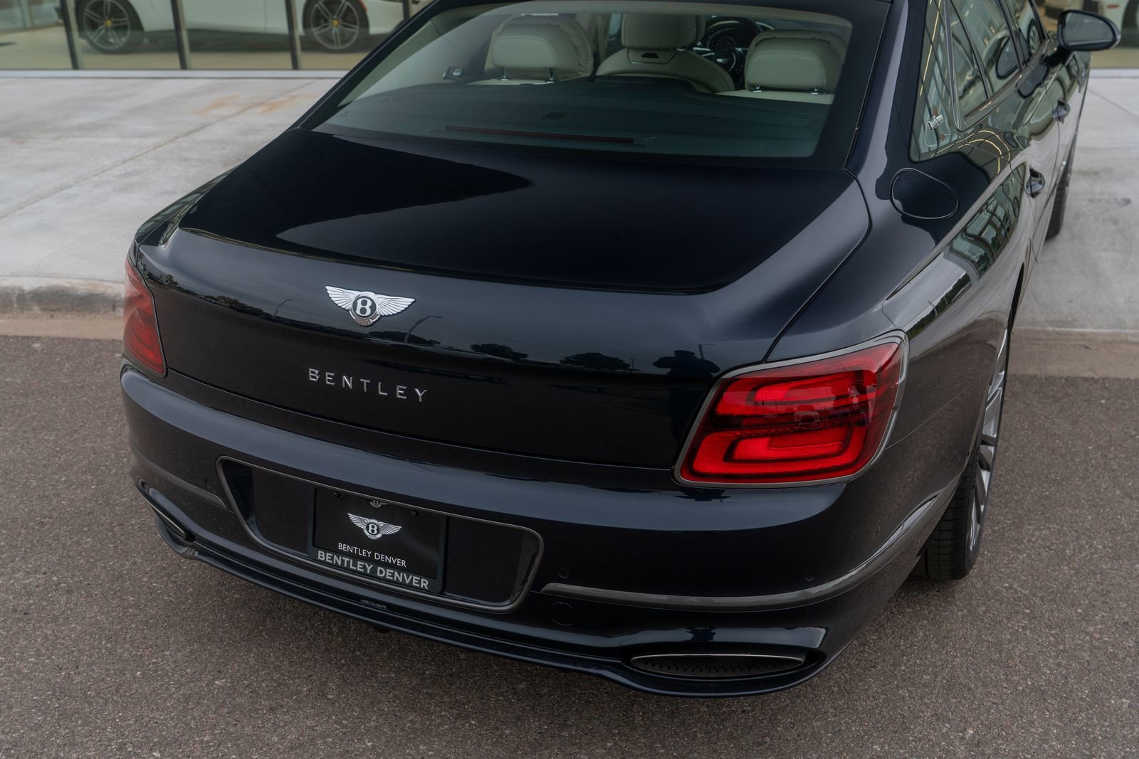 New 2025 Bentley Flying Spur Plug-In Hybrid image 18