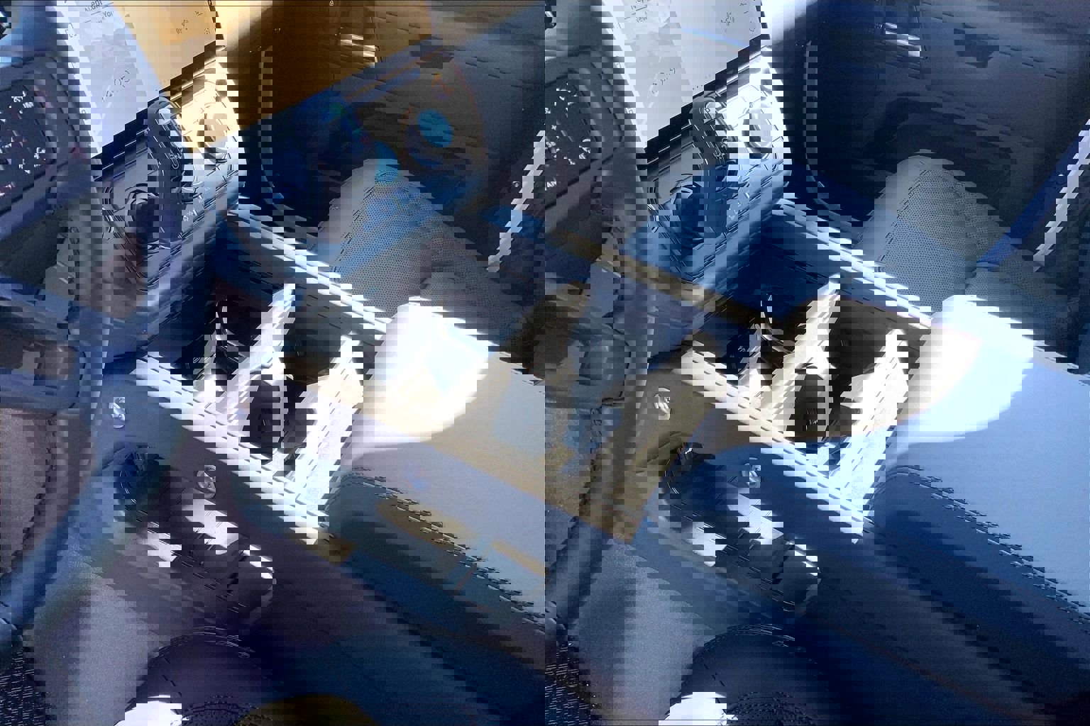 New 2026 Land Rover Defender 110 X-Dynamic SE image 7