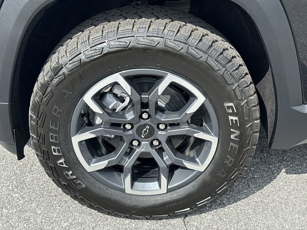 New 2026 Chevrolet Equinox ACTIV w/ Convenience Package III image 33