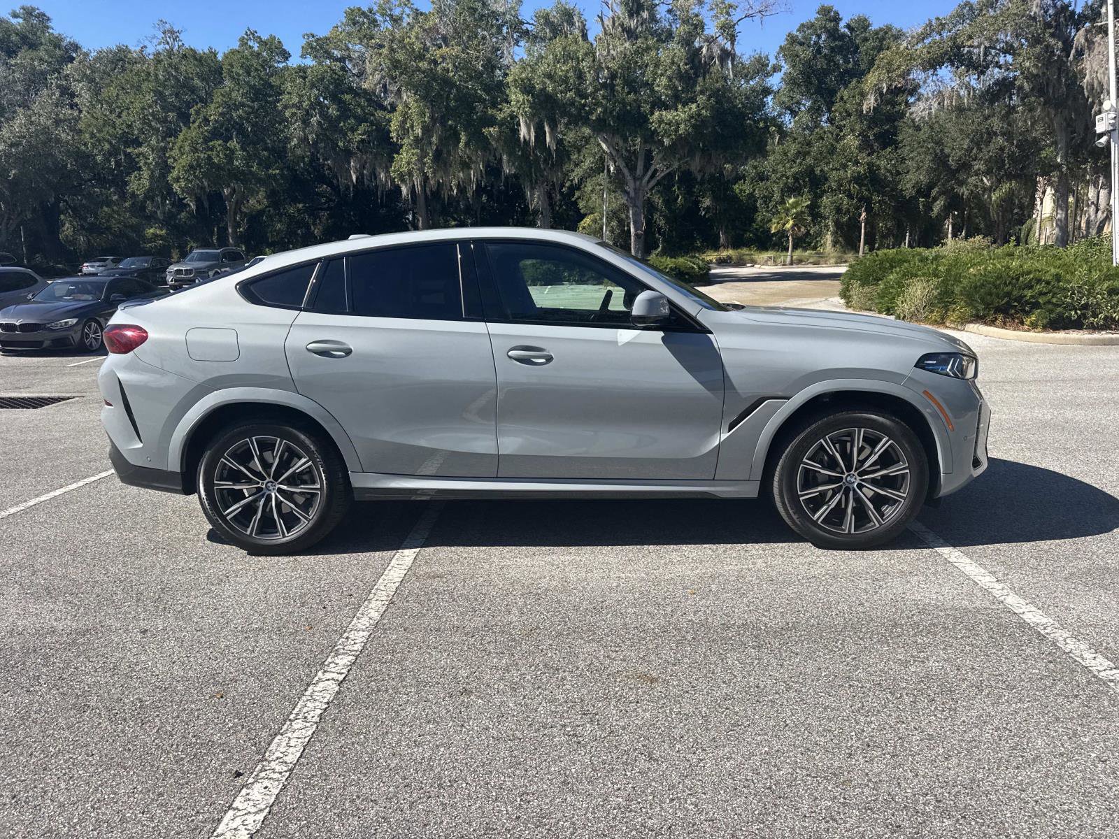 Certified 2025 BMW X6 xDrive40i image 3