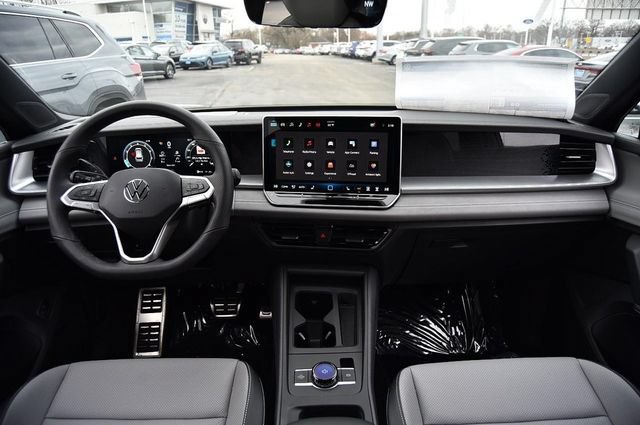 New 2026 Volkswagen Tiguan SE R-Line AWD/4WD image 7