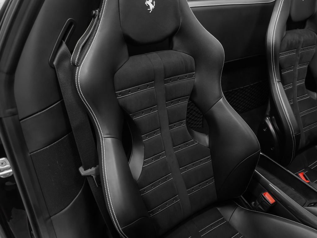 Certified 2021 Ferrari F8 Tributo RWD image 22
