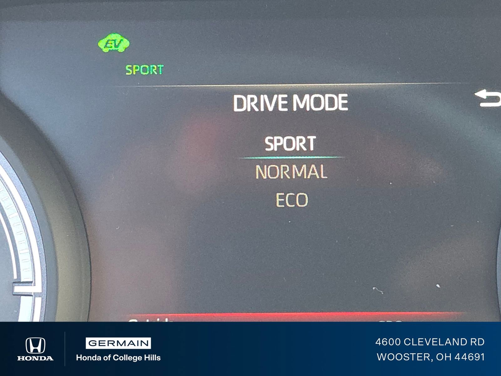 Used 2024 Toyota Venza XLE AWD/4WD image 30