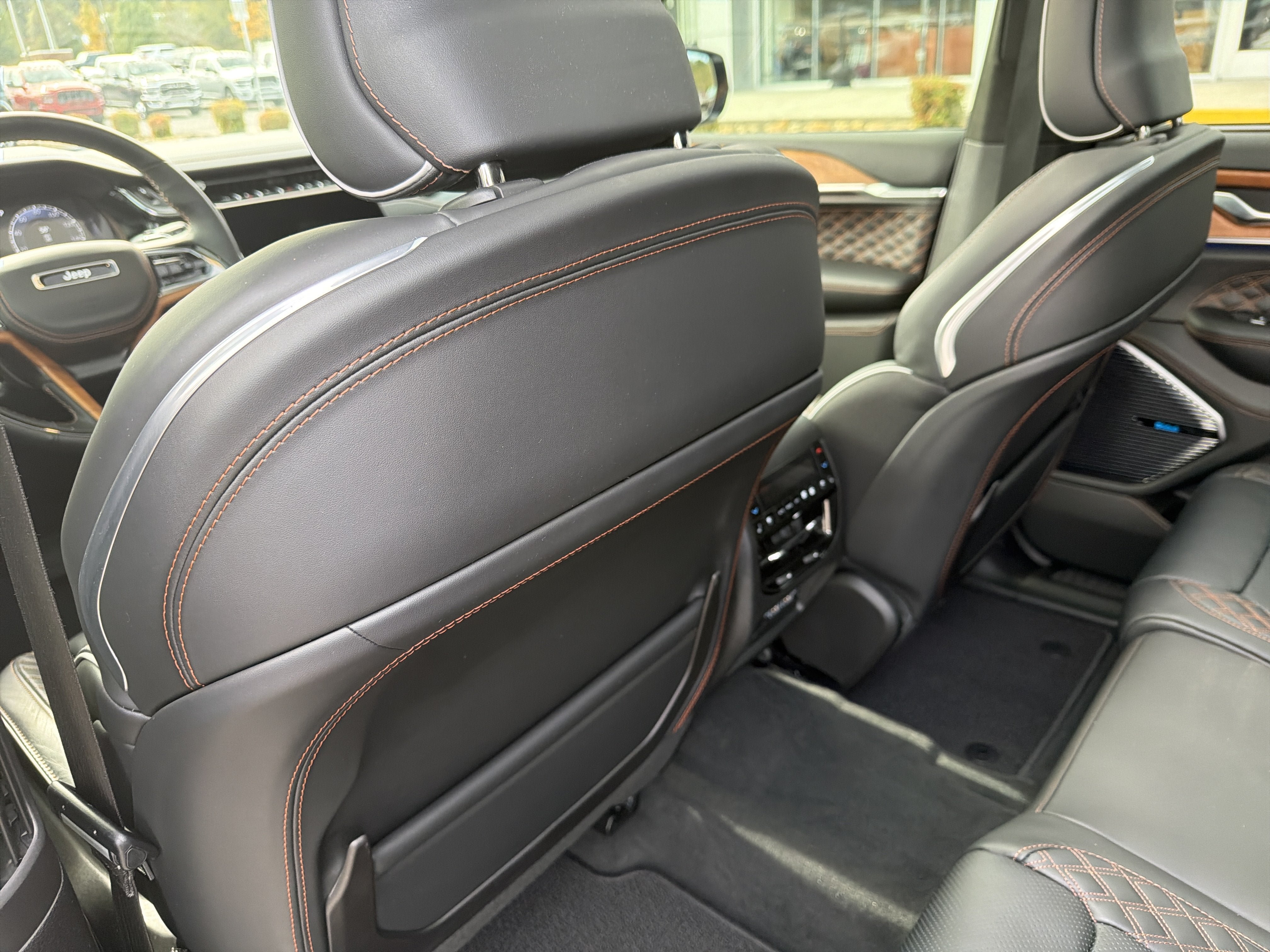 Used 2025 Jeep Grand Cherokee L Summit AWD/4WD image 19