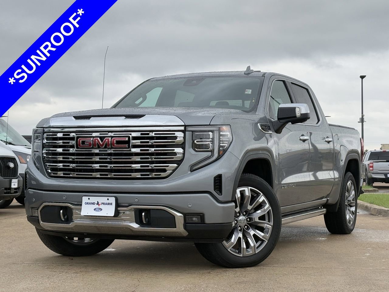 Used 2023 GMC Sierra 1500 Denali w/ Denali Reserve Package AWD/4WD image 1