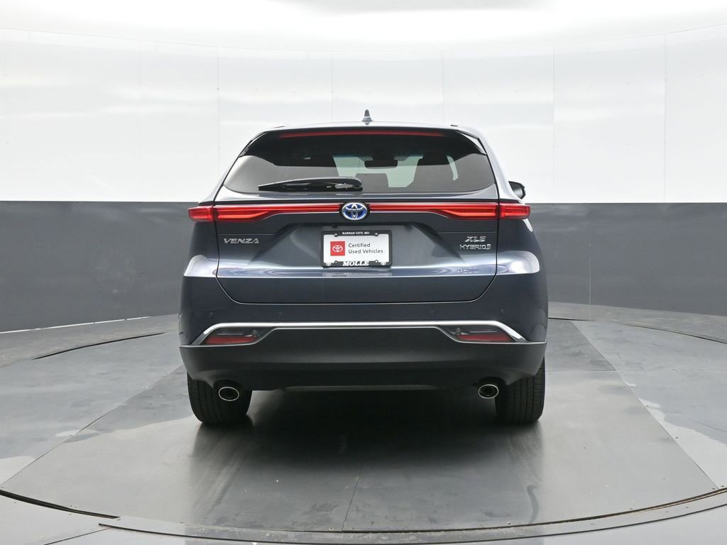 Certified 2024 Toyota Venza XLE image 8