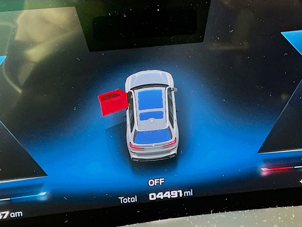 Used 2025 BMW X7 M60i image 12