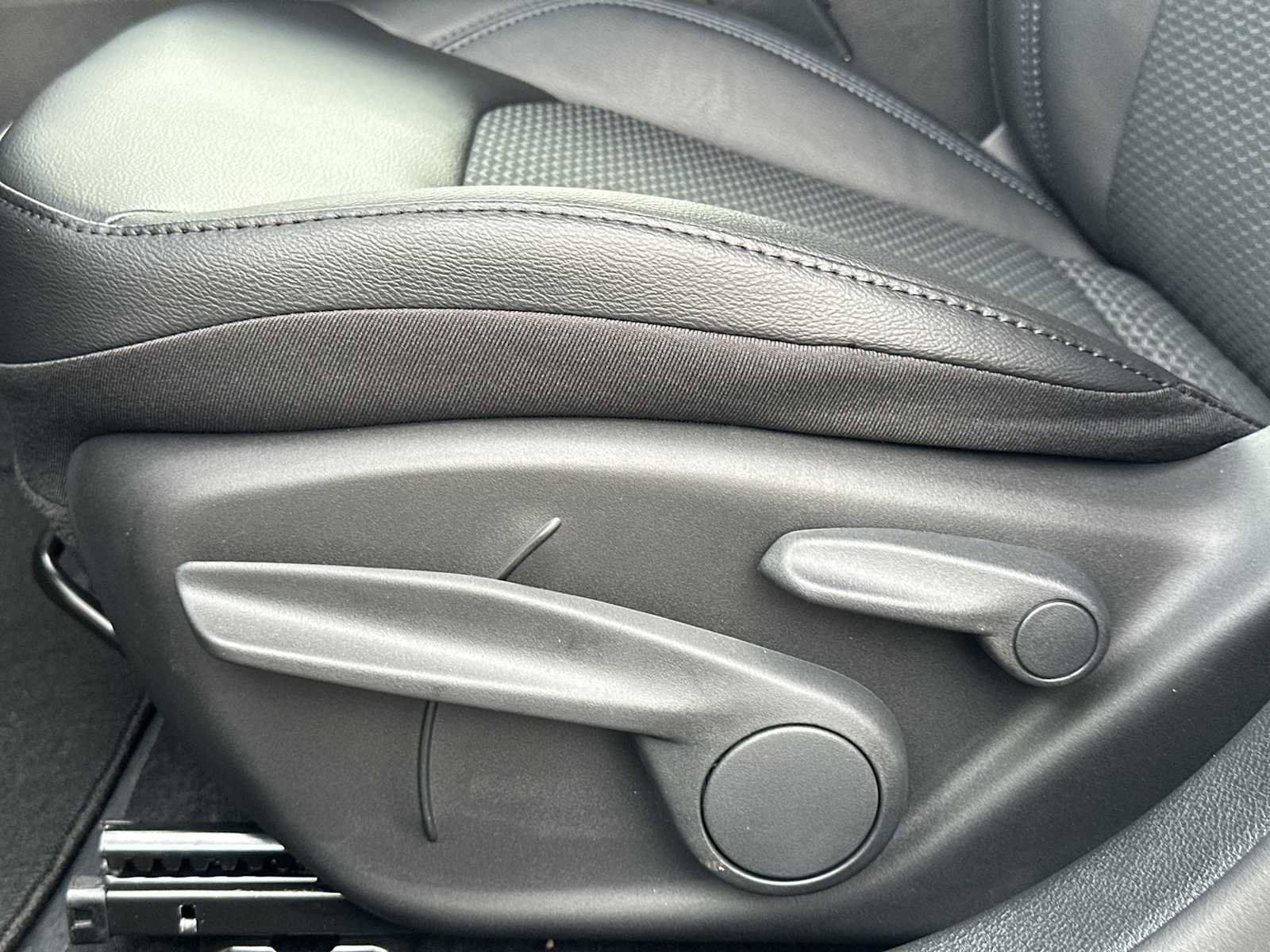 New 2026 Jeep Compass Latitude image 14