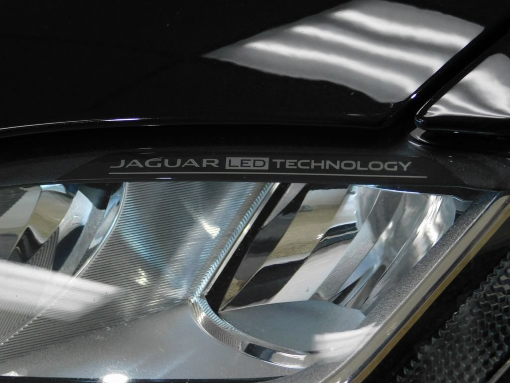 Used 2020 Jaguar F-PACE SVR AWD/4WD image 16