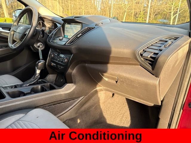 Used 2017 Ford Escape SE w/ Equipment Group 201A FWD image 30