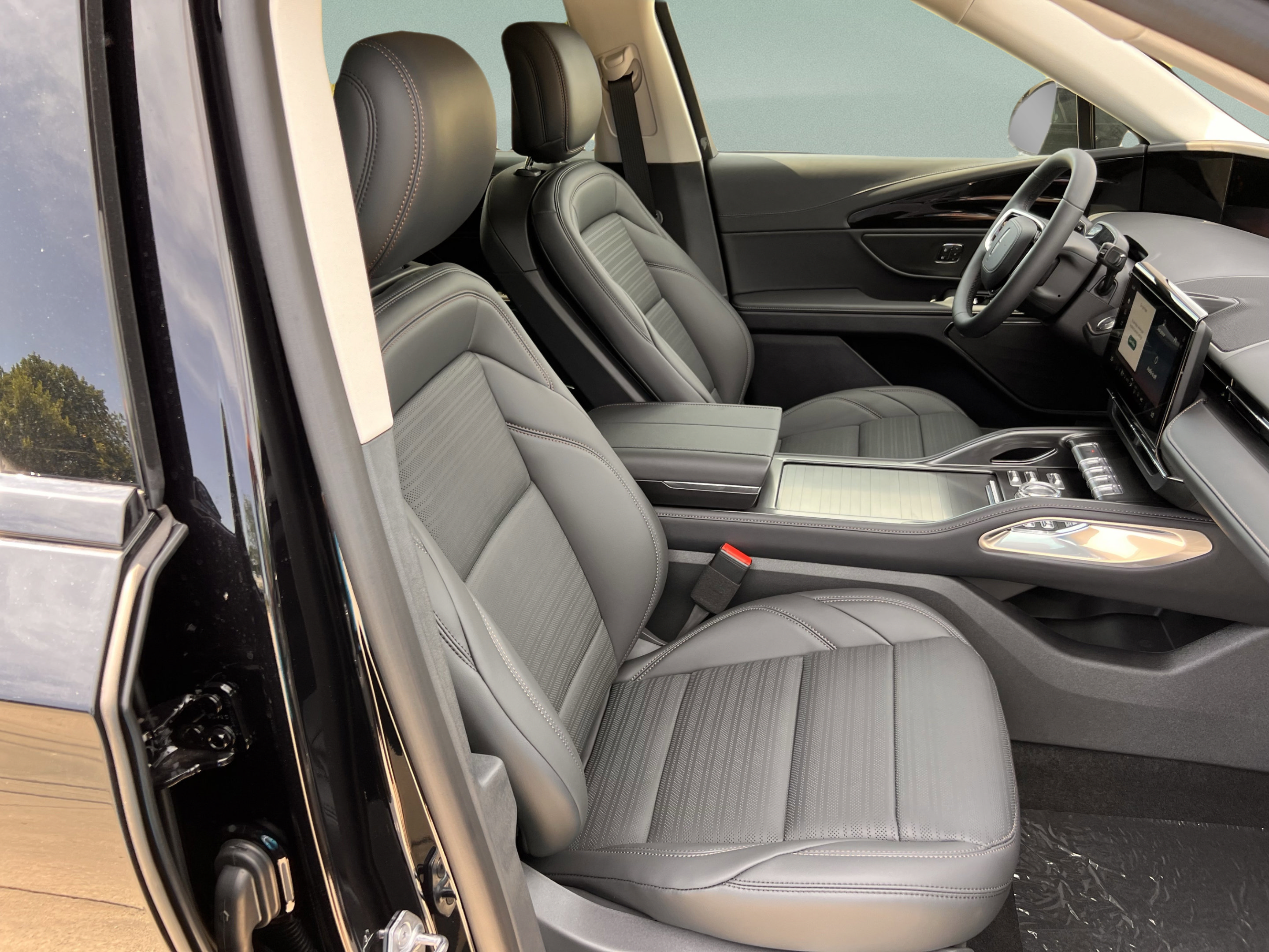New 2026 Lincoln Nautilus Reserve AWD/4WD image 24