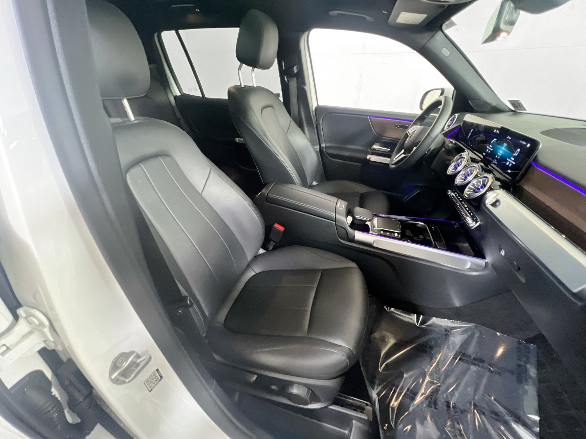 Used 2022 Mercedes-Benz GLB 250 4MATIC image 27