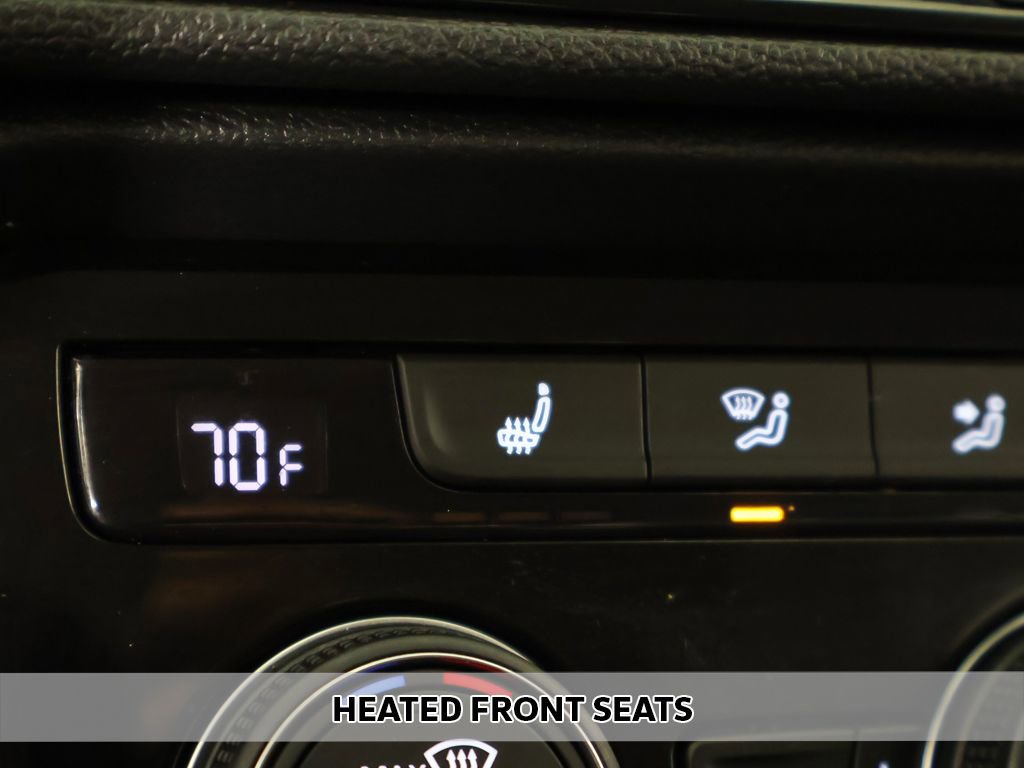 Used 2024 Volkswagen Taos SE AWD/4WD image 6