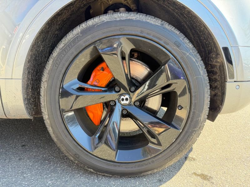 Used 2019 Bentley Bentayga image 31