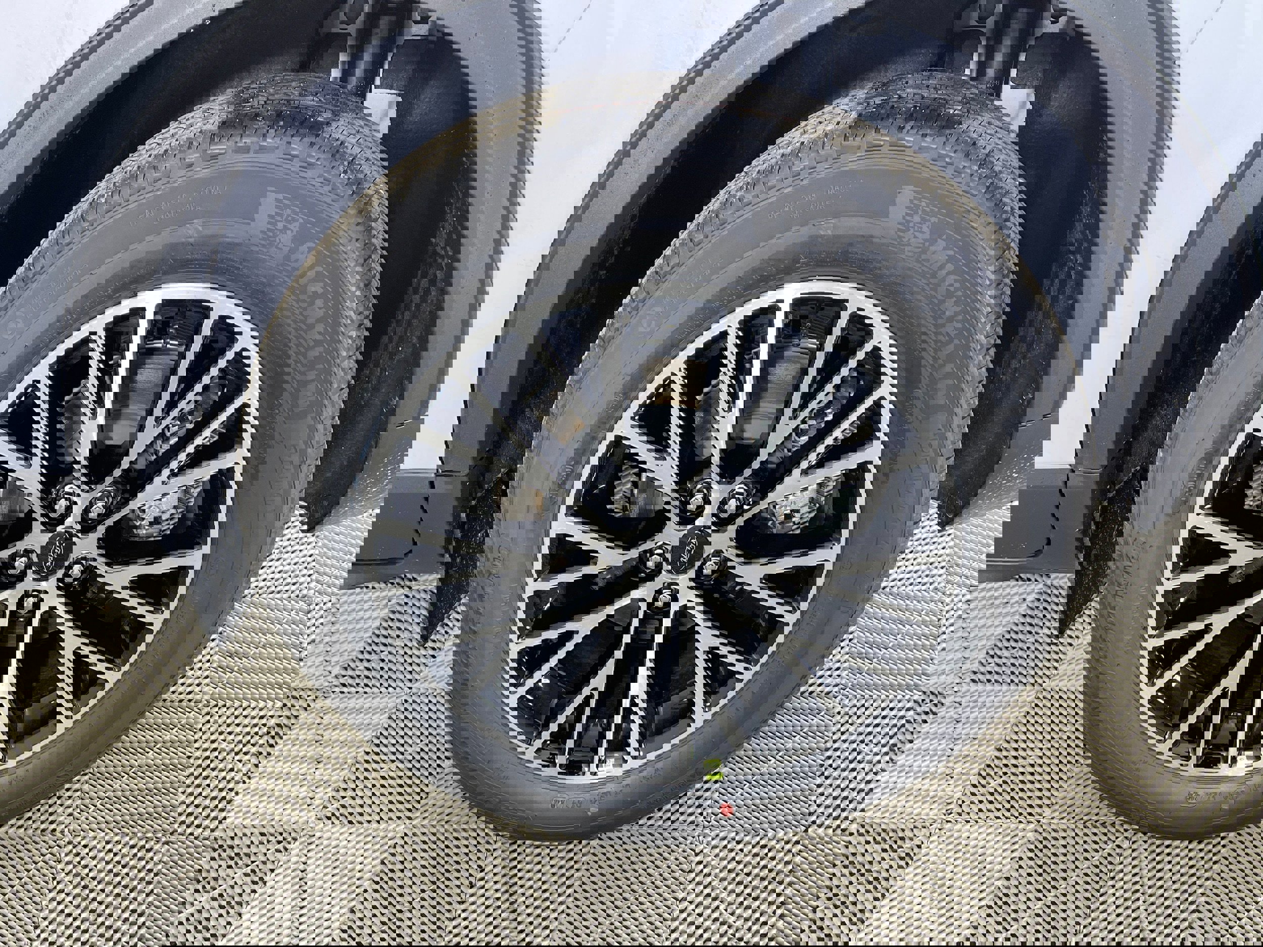 New 2025 Ford Escape SE w/ Class II Trailer Tow Package image 18