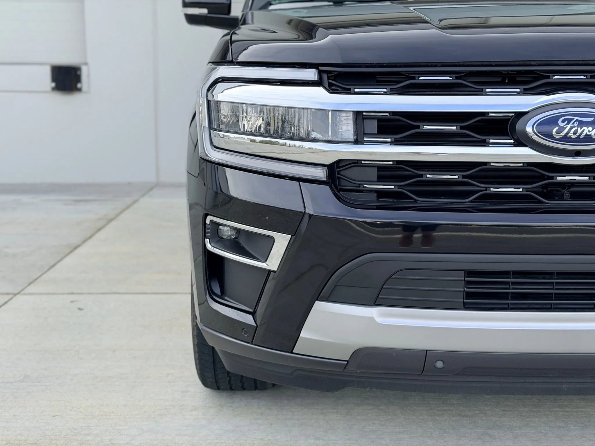 Used 2024 Ford Expedition Max Limited image 9