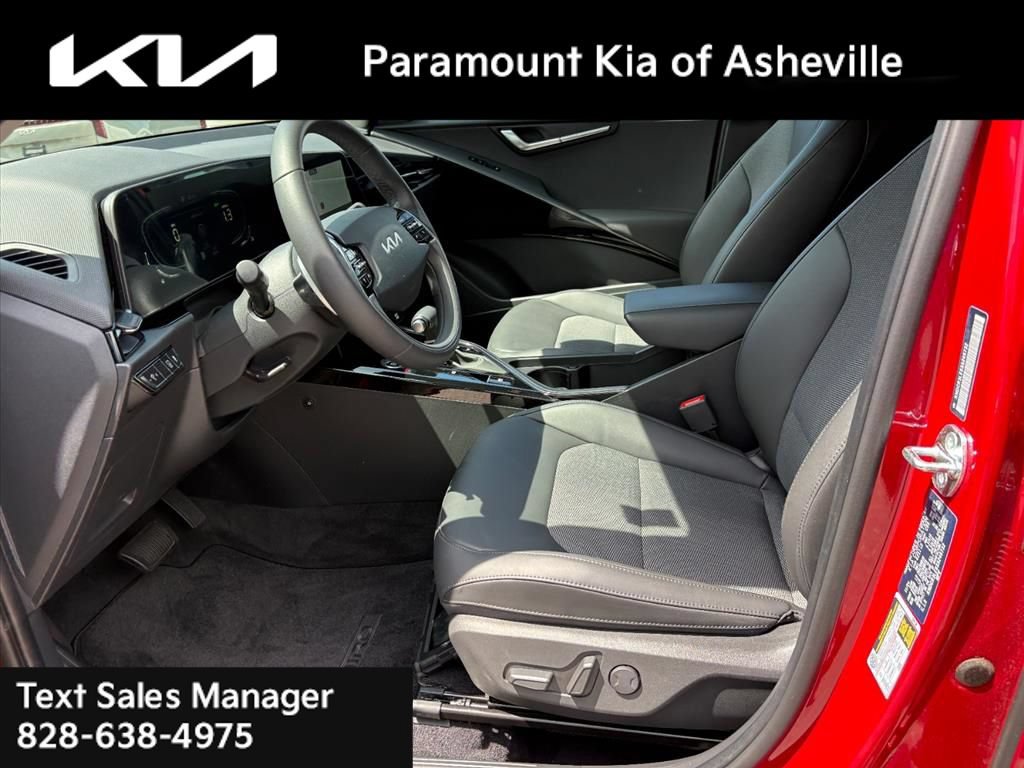 Certified 2025 Kia Niro EX FWD image 17