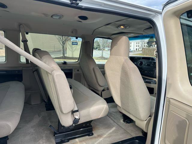 Used 2011 Ford E-350 and Econoline 350 XLT image 16
