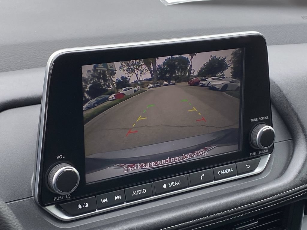 Used 2025 Nissan Rogue S FWD image 30