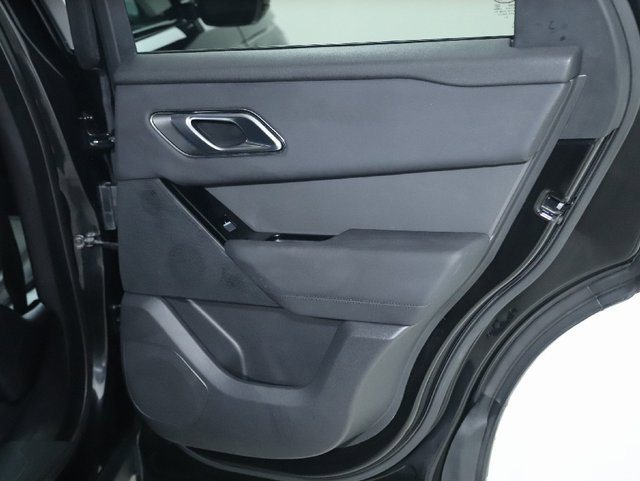 Certified 2025 Land Rover Range Rover Velar Dynamic SE image 33