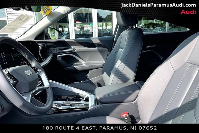 Used 2025 Audi Q5 Premium w/ Convenience Package AWD/4WD image 17