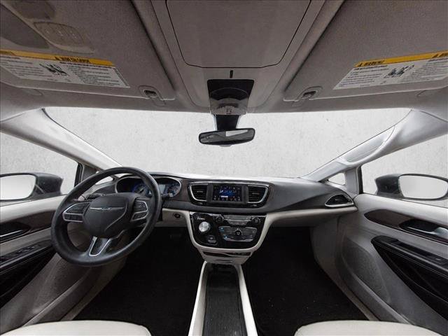 Used 2021 Chrysler Voyager Lxi FWD image 17