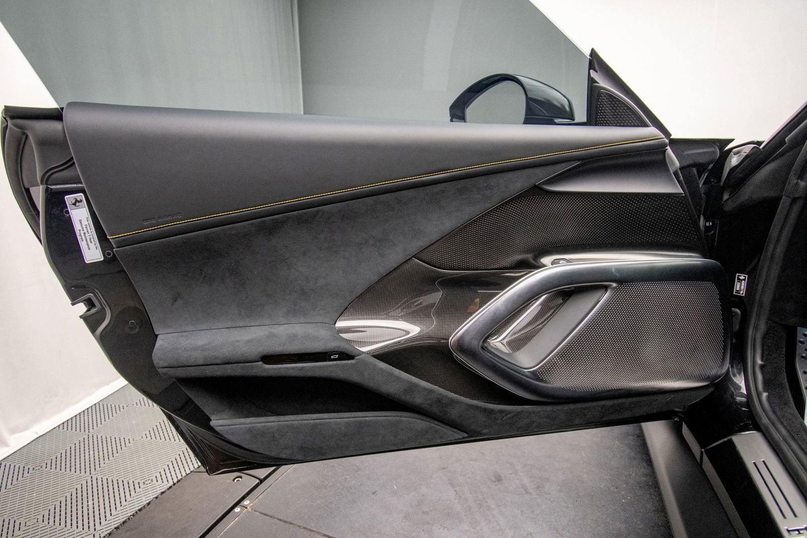 Used 2025 Ferrari 12Cilindri RWD image 33