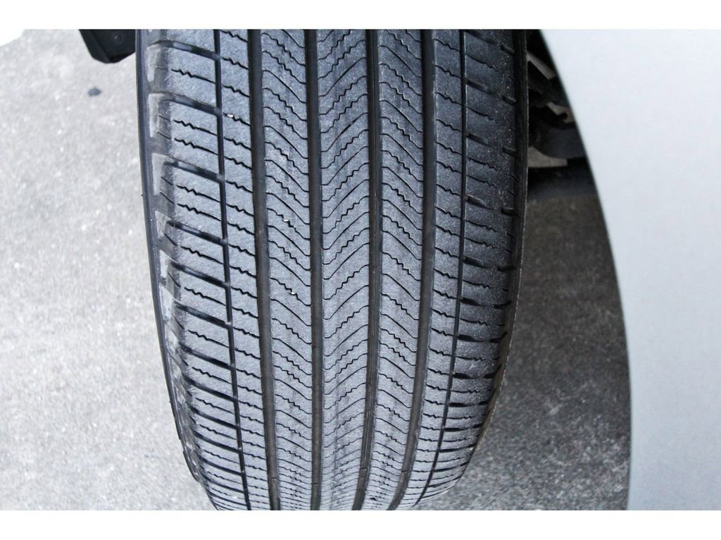 Used 2025 Chevrolet Tahoe LT image 27