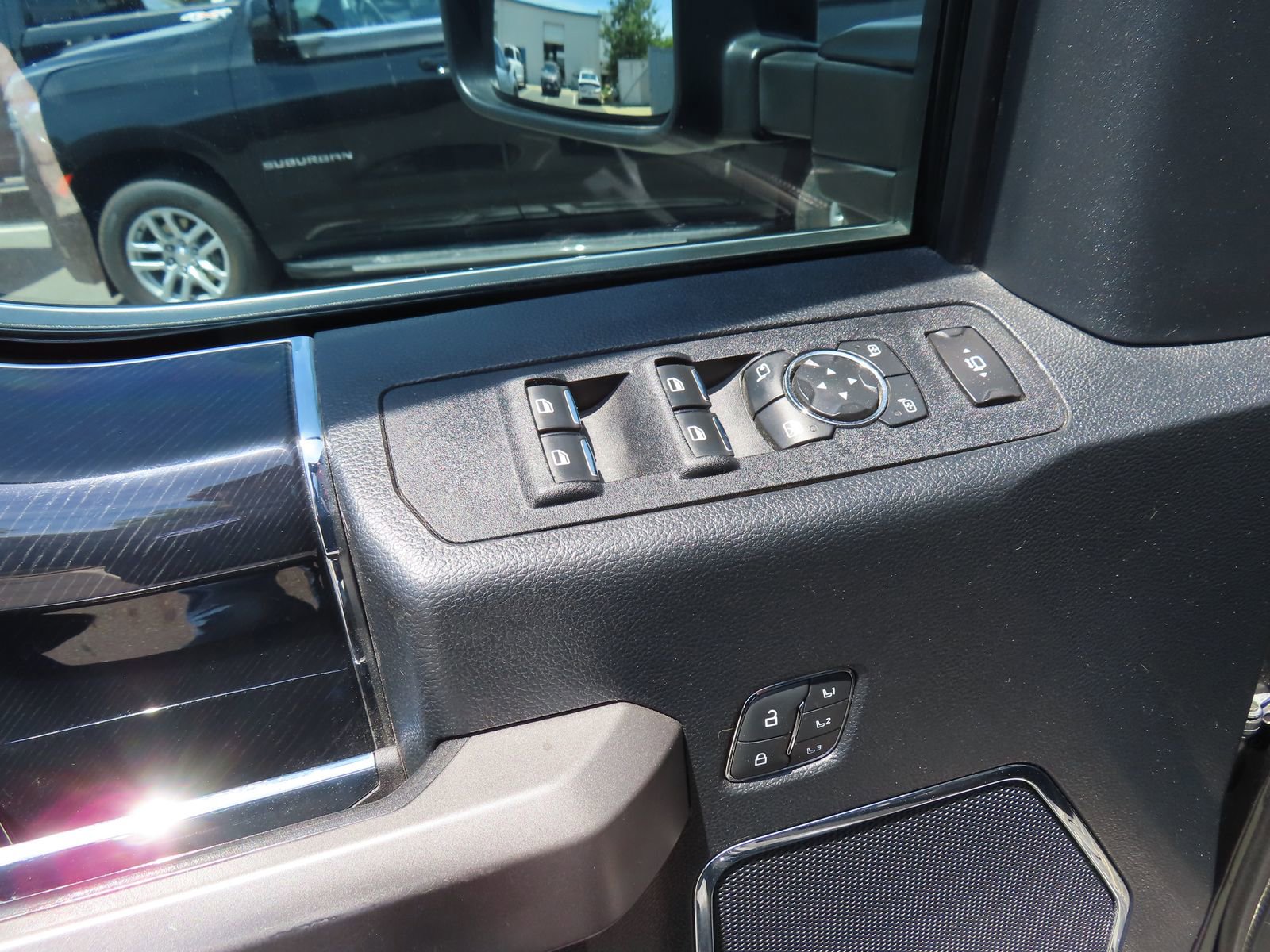 Used 2020 Ford F250 Platinum w/ FX4 Off-Road Package AWD/4WD image 14