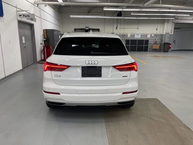 Used 2022 Audi Q3 2.0T Premium w/ Convenience Package image 3