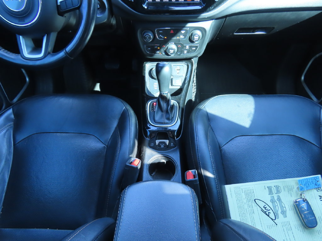 Used 2018 Jeep Compass Limited w/ Navigation Group AWD/4WD image 9