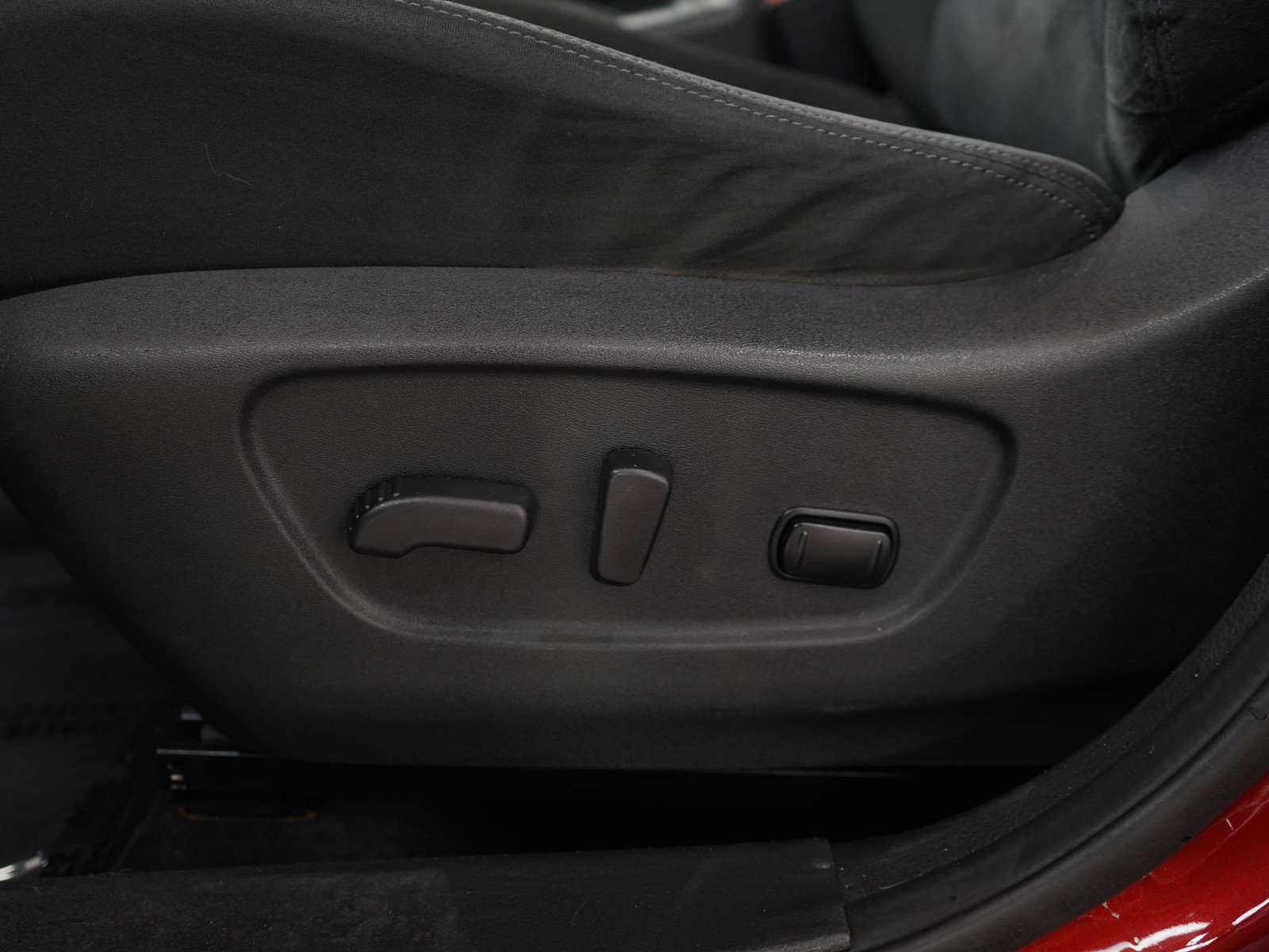Used 2015 Nissan Rogue SV AWD/4WD image 26
