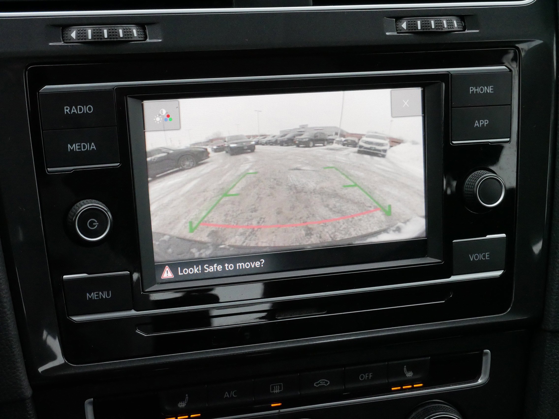 Used 2020 Volkswagen Golf 4-Door image 31